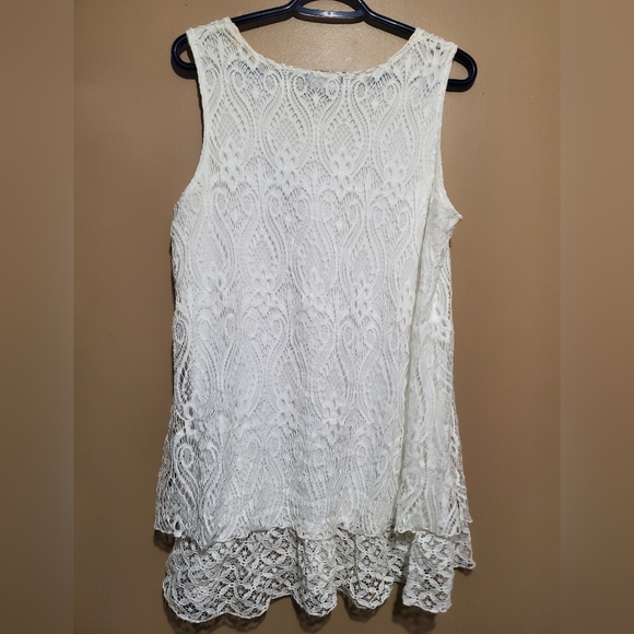 Xl layered lace tank - Picture 2 of 8